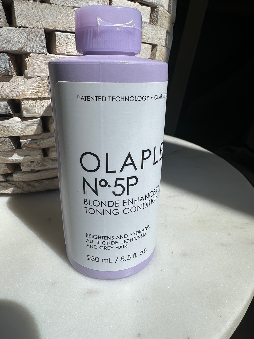 OLAPLEX No.5P Blonde Enhancer Toning Conditioner - Lavender and White